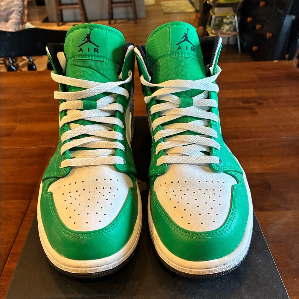 Nike Air Jordan men’s size 9, women’s size 10